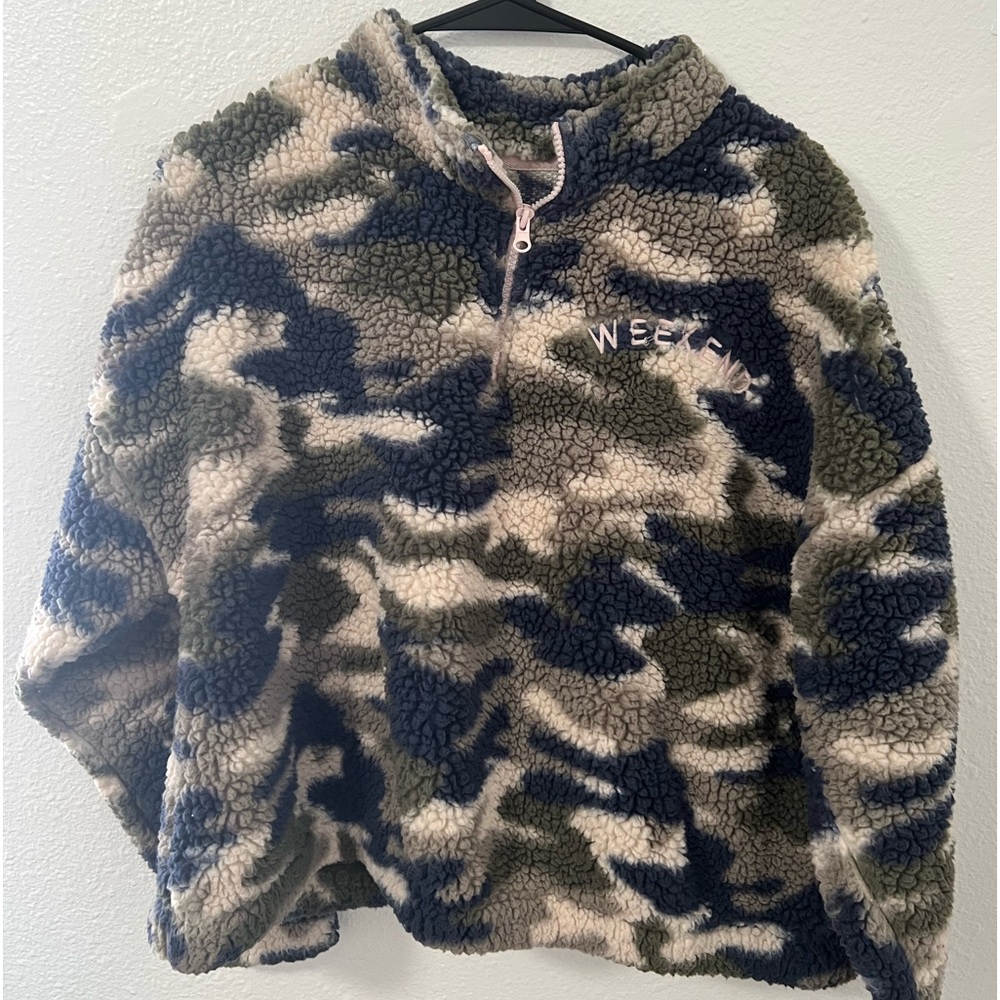 Sweatshirt